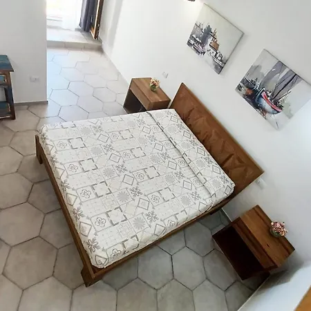 Nocleg ze śniadaniem Li Petri Manni 3*