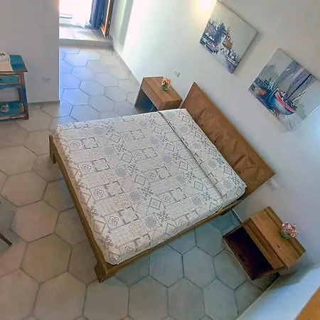 Nocleg ze śniadaniem Li Petri Manni